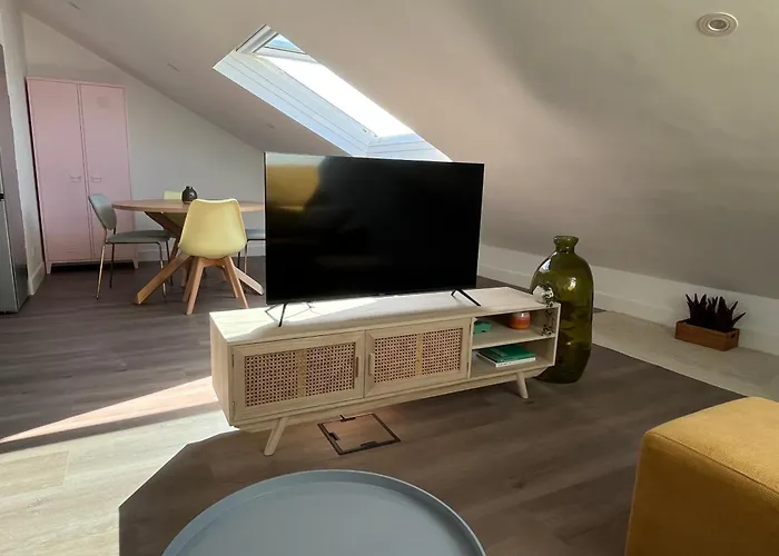 Atico Con Vistas En * Raxo